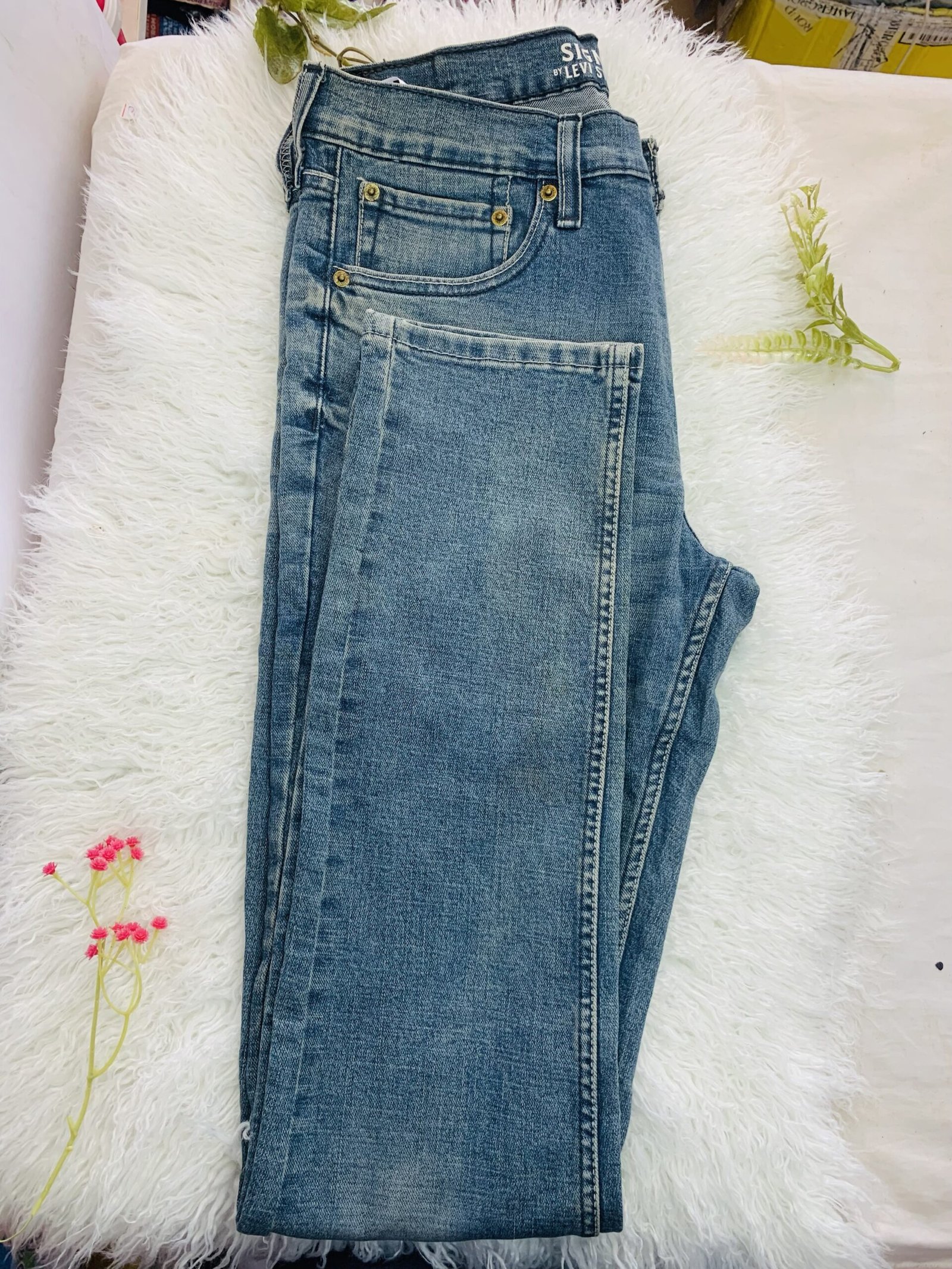 Signature Levi Strauss Jeans Size 32-34