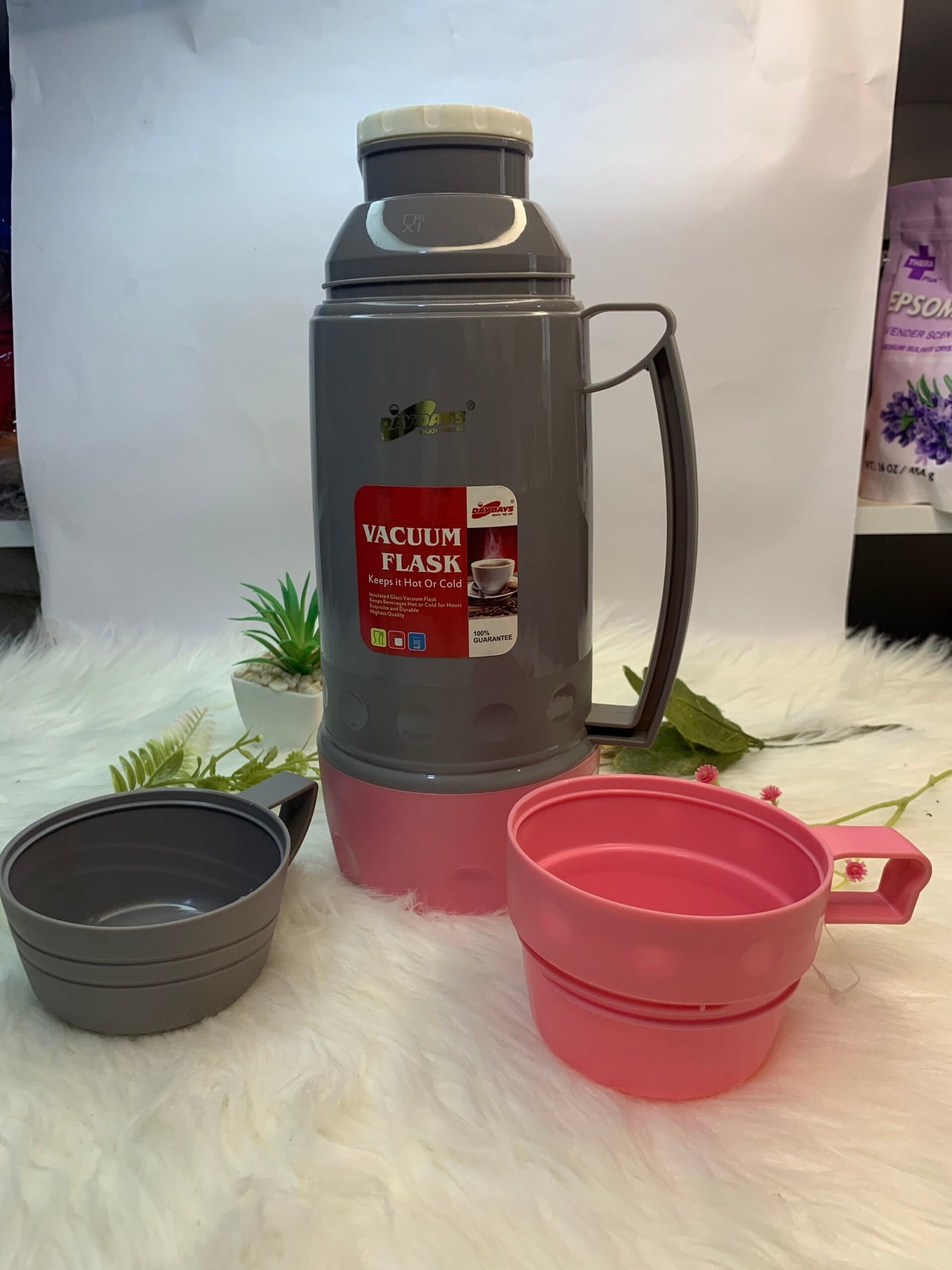 Day days Vacuum Flask Keeps It Hot And Cool