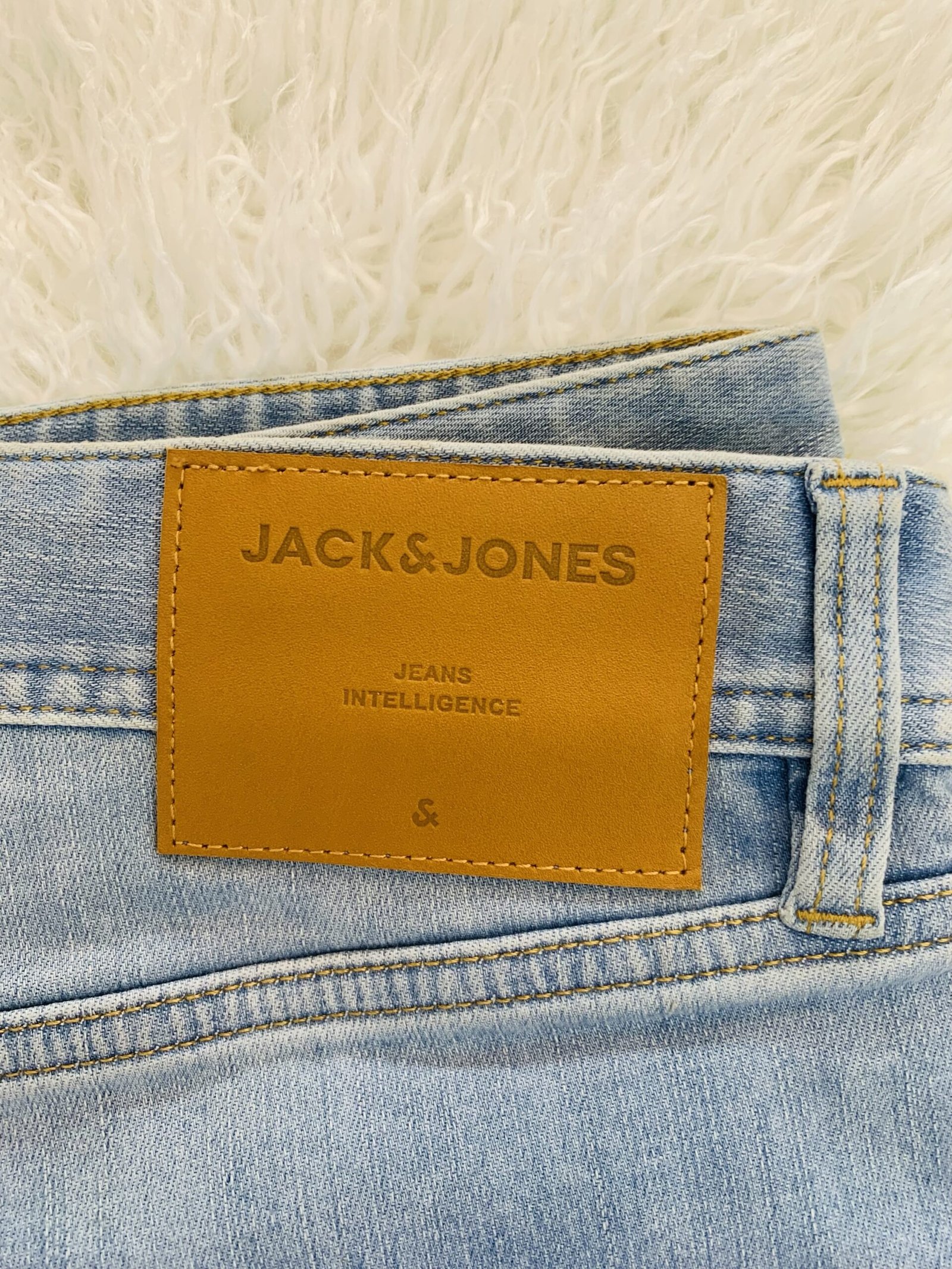 Jack and Jones Eric Tapered Fit Jeans Size 32 - Image 6
